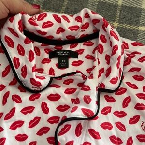 Absolutely adorable Vera Wang Valentine’s Day PJ set.